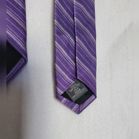 Stafford Vintage Preppy Purple Gray‎ Diagonal Striped 100% Silk Career Tie - Picture 4 of 4